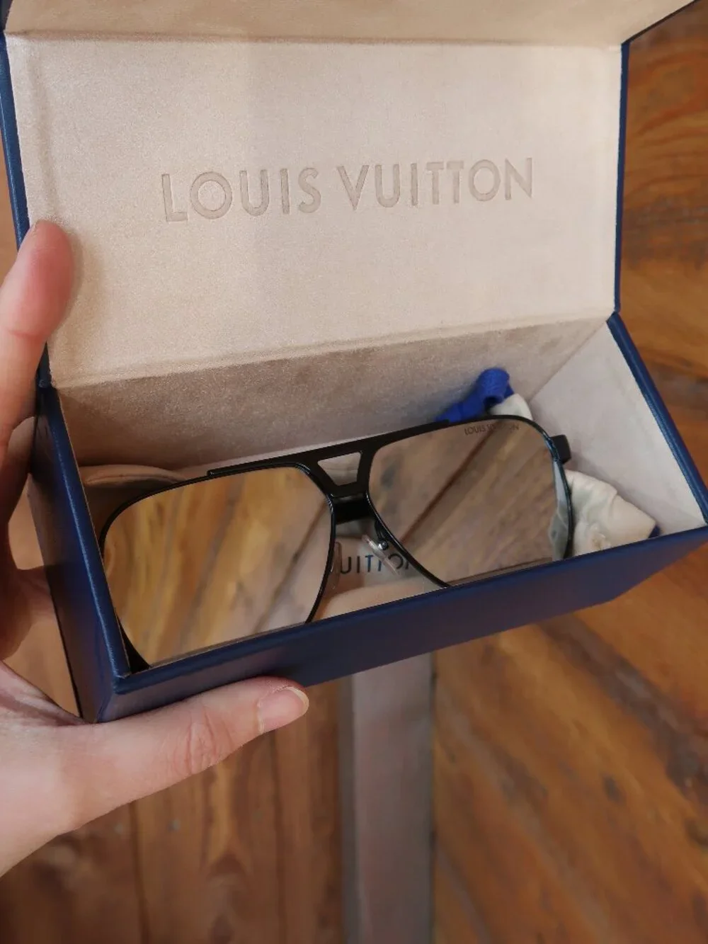 Louis Vuitton | Accessories | Used Louis Vuitton Evidence  display picture 1